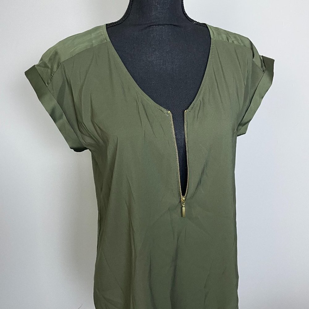 Express NWT Womens Olive short sleeve dress shirt Medium